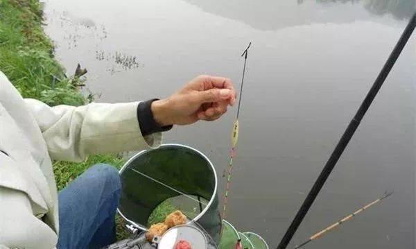 钓鱼搓饵视频,视频教学助你成为钓鱼高手