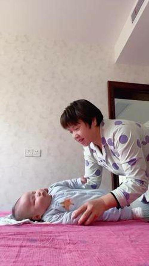 宝宝翻身训练视频,轻松掌握宝宝翻身技巧