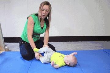 宝宝翻身训练视频,轻松掌握宝宝翻身技巧