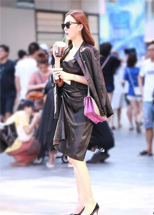 穿皮裙视频,时尚与自信的完美演绎